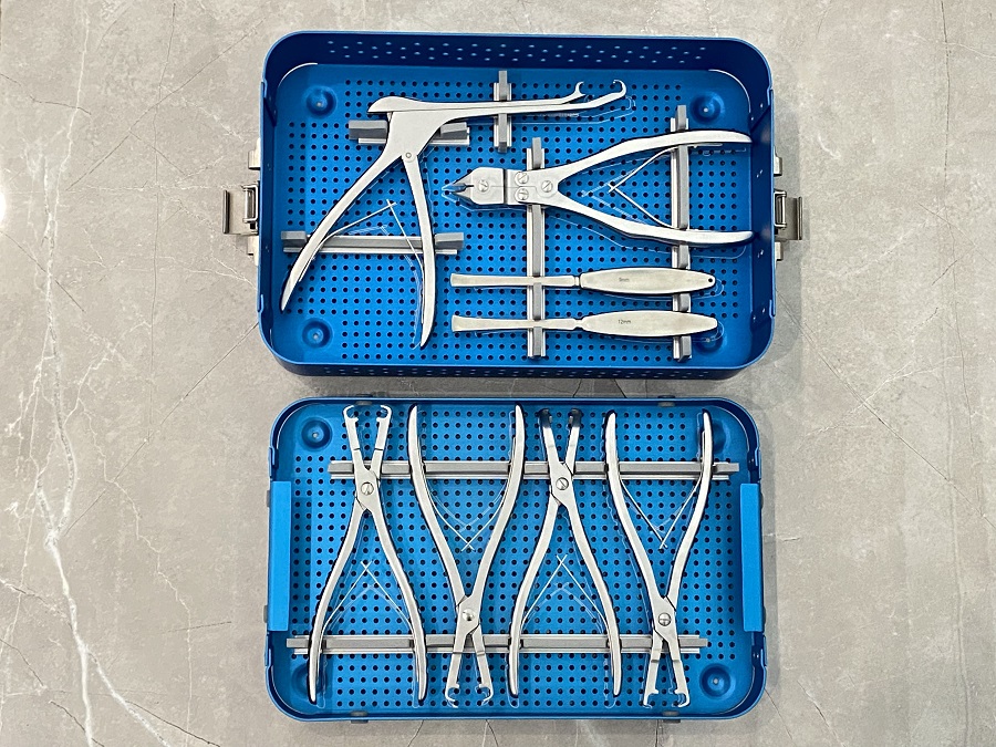 Rib Plate Instrument Set